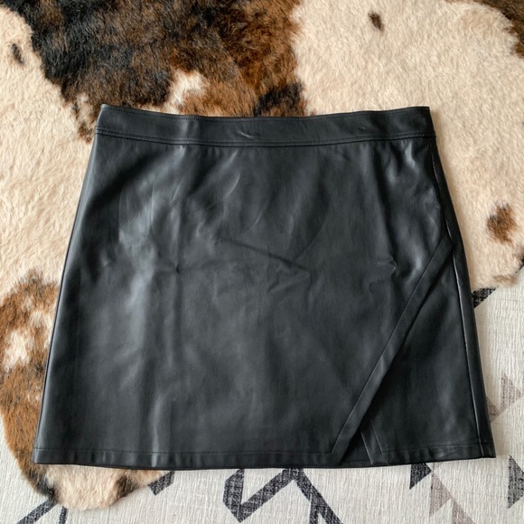 LOFT Dresses & Skirts - LOFT Plus Faux Leather Skirt
